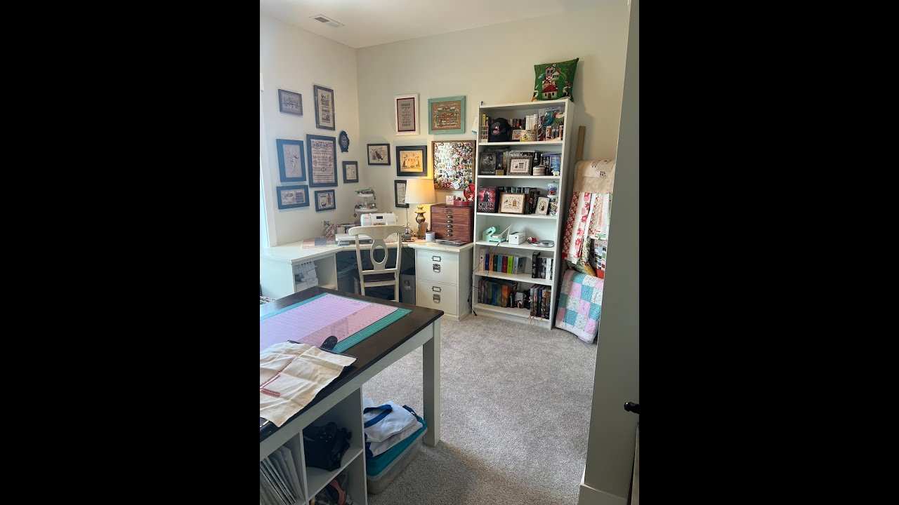 Flosstube Extra: Tour My Craft Room!