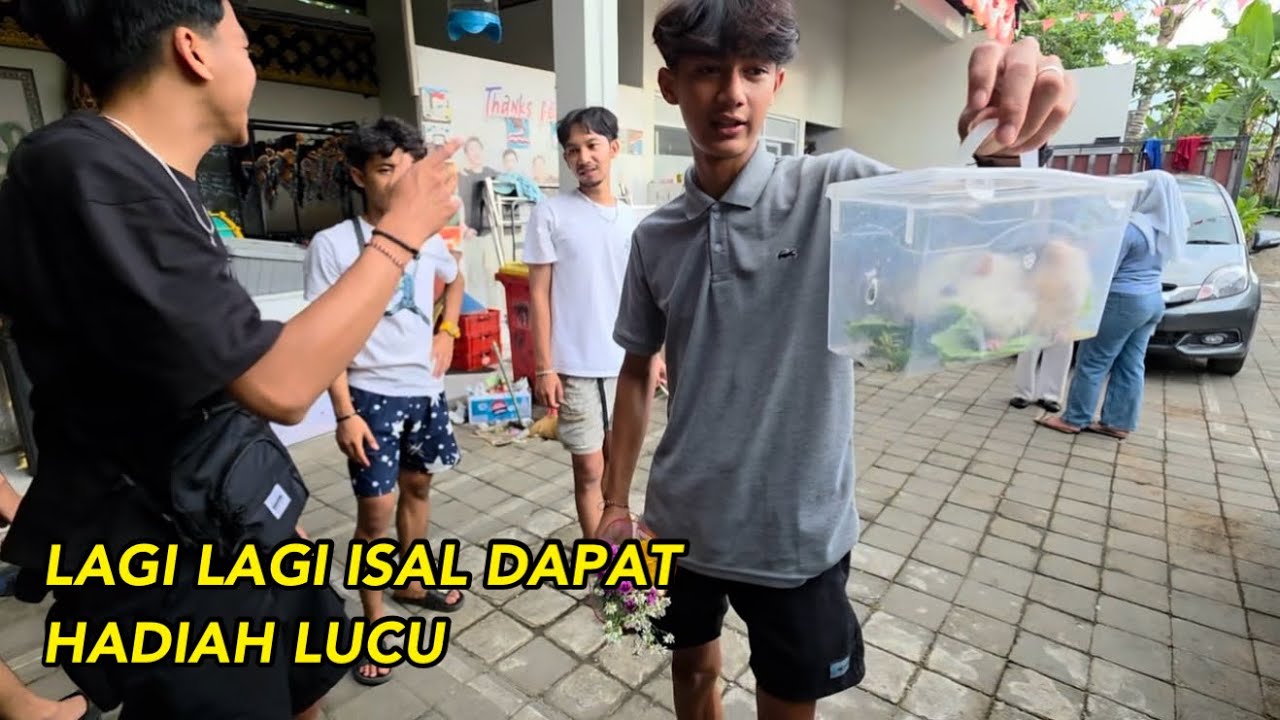 LAGI LAGI ISAL DAPAT HADIAH LUCU