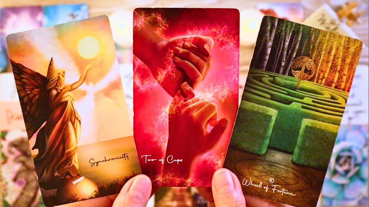 SOMEONE LOVES AND WANTS YOU WAY MORE THAN YOU KNOW!! 😱❤️ LOVE TAROT