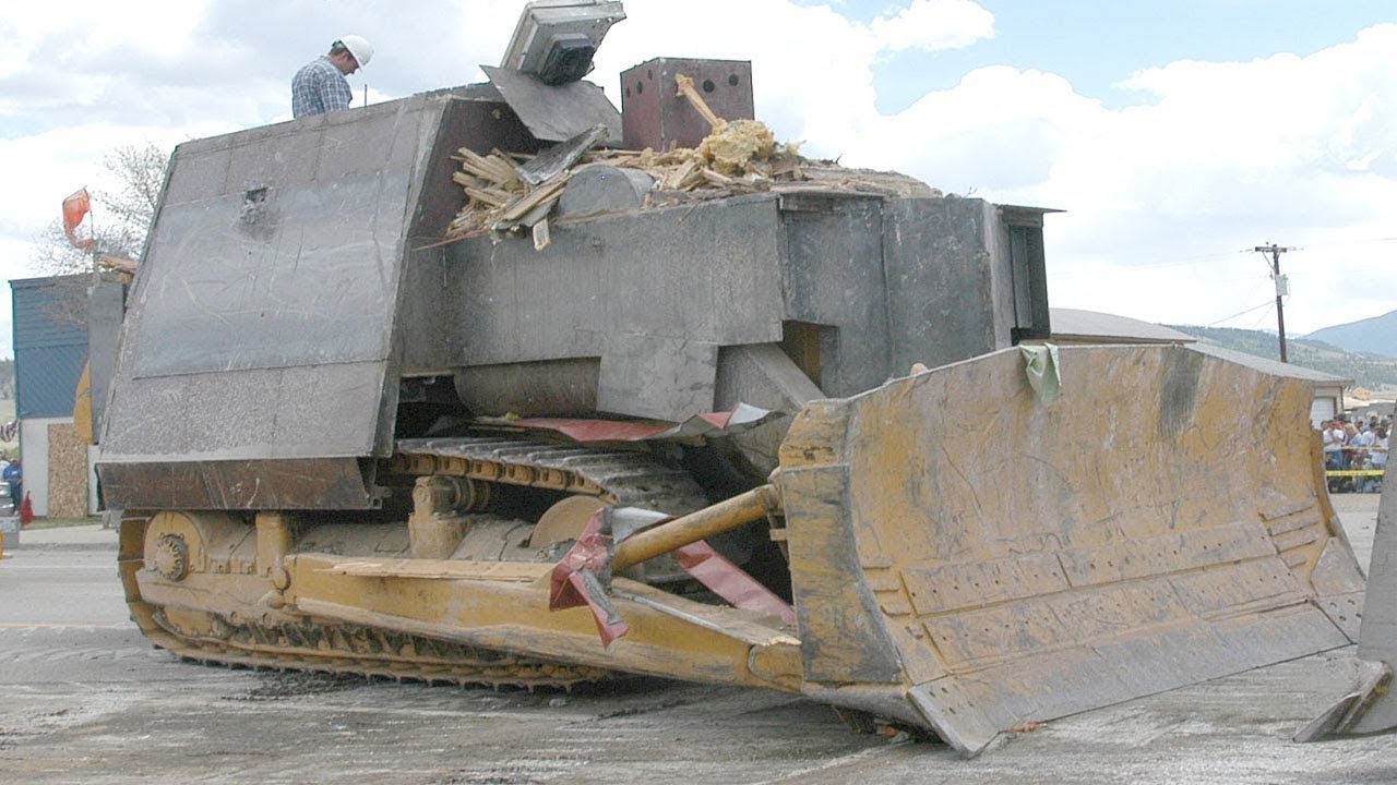 Total Dangerous Idiots Heavy Equipment Bulldozer Operator Skill - Climbing Bulldozer Fail