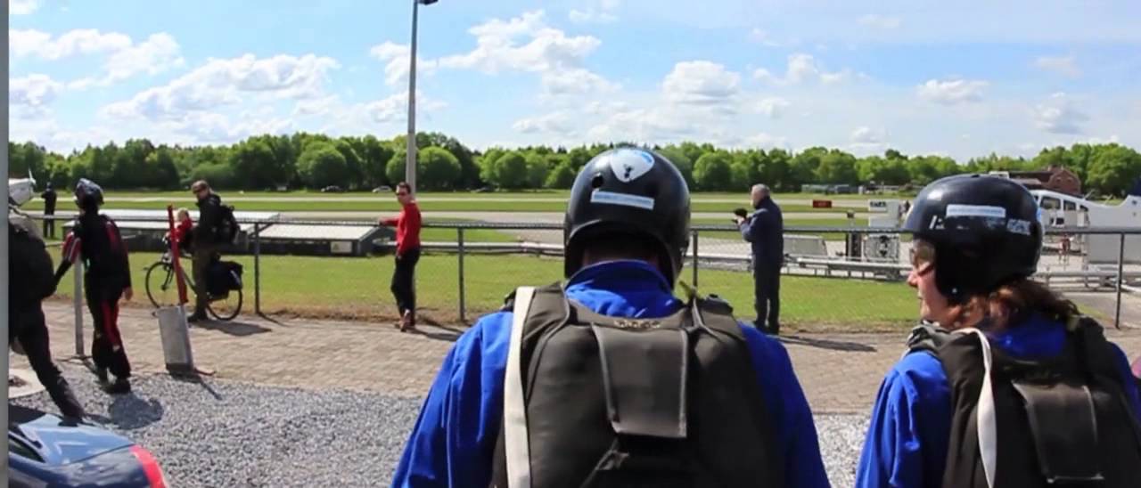 Staticline parachute springen bij skydive ENPC!