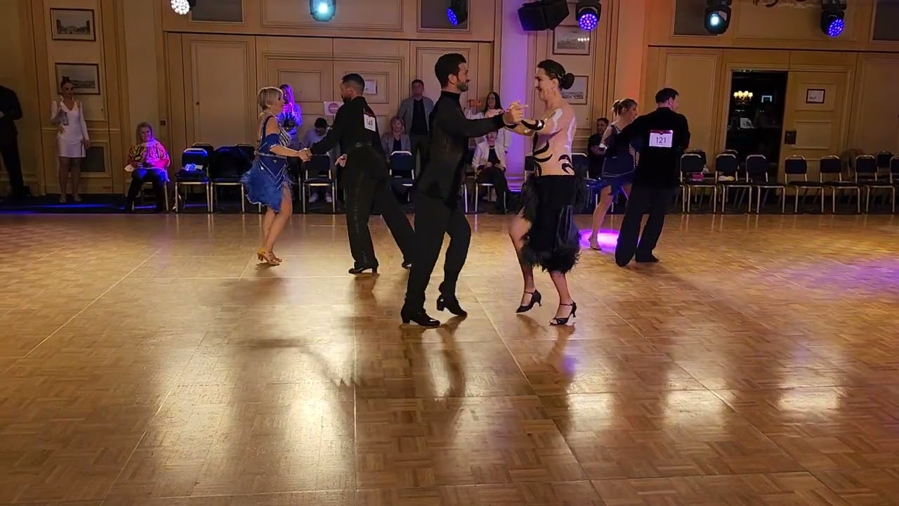Cha-cha. Amazing Vienna Nov.2022. Michele Prioletti and Elena Volpi