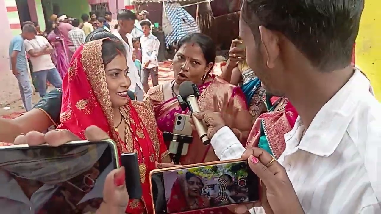 //दोस्तों आप लोग देख सकते हैं// हम खुशबू रानी के साली साहिबा// कुछ खास बातें बोल रहे हैं