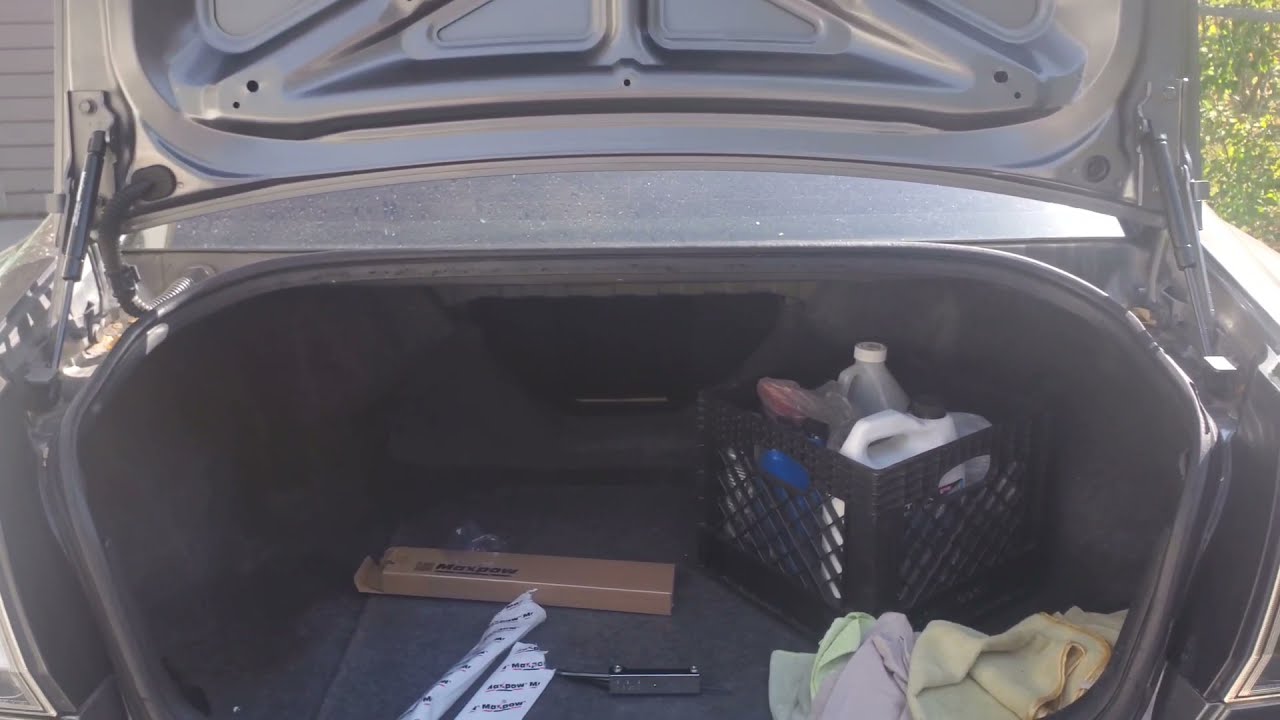 Mitsubishi Galant 2006 SE trunk door hinges replacement