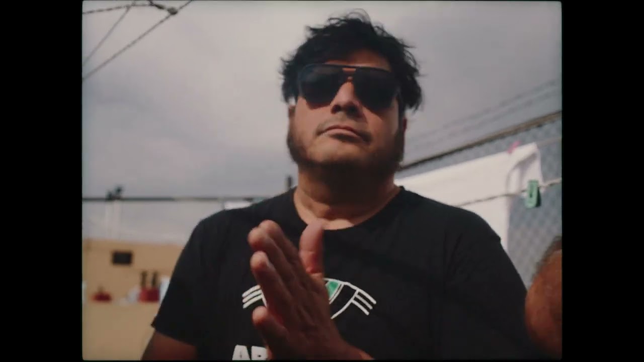 Chico Trujillo  — A Poco No (ft. Sonido Mayahuel)