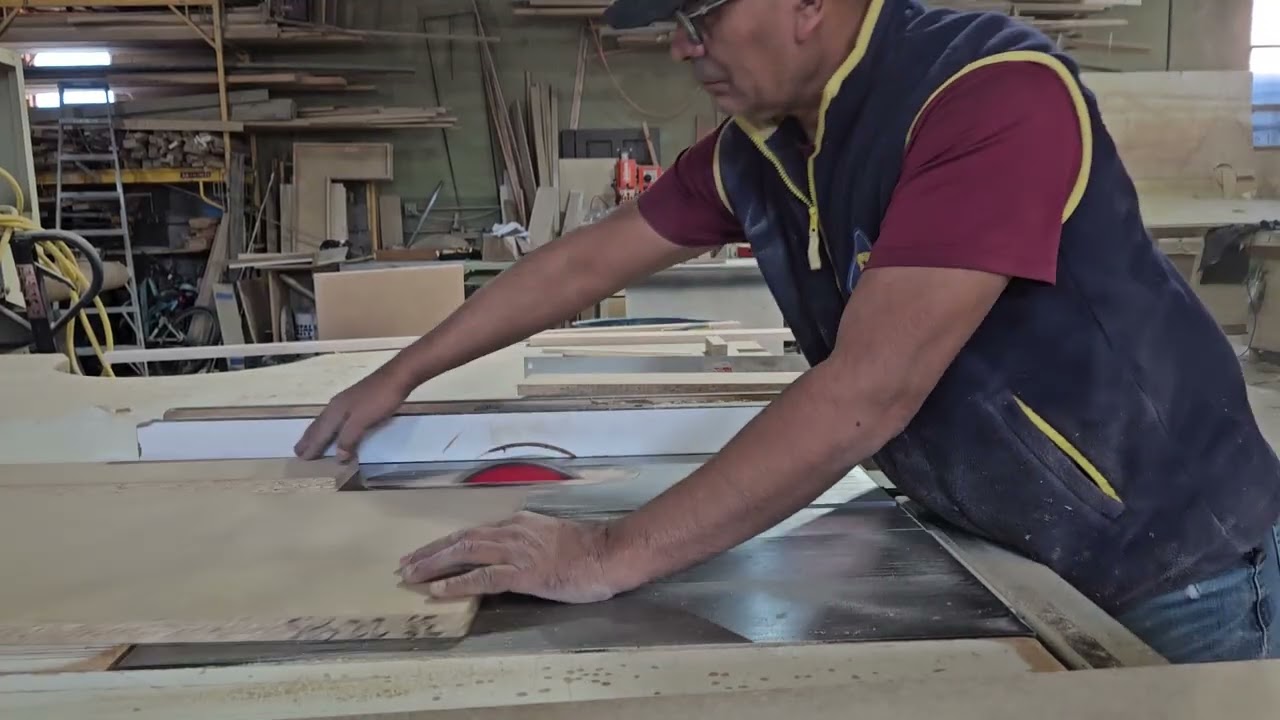ASIENDO UN POCO DE TRAVAJO DE CARPINTERIA 