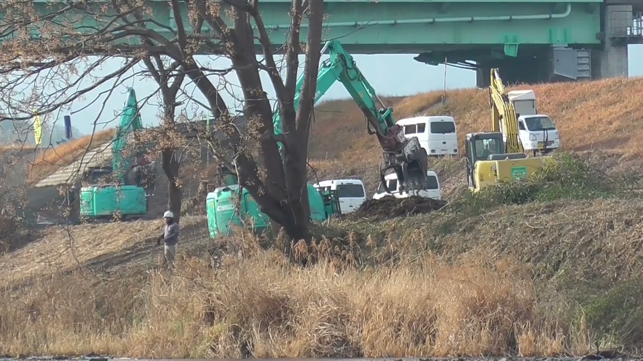 Y0173　Weeding and civil engineering work on the Oita River and Nanase River