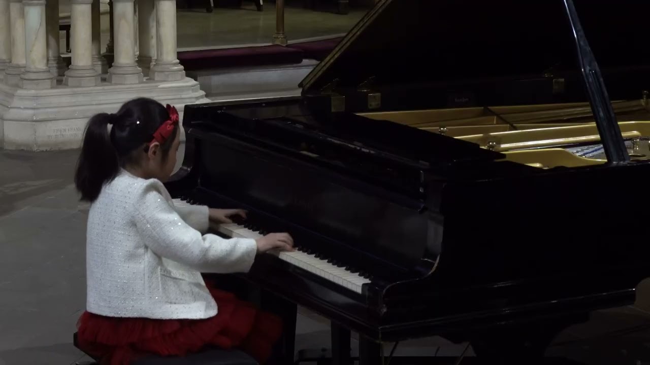 Chopin: Etude in G-sharp Minor, op. 25, no. 6. Olivia Li (7-year-old plays Chopin 