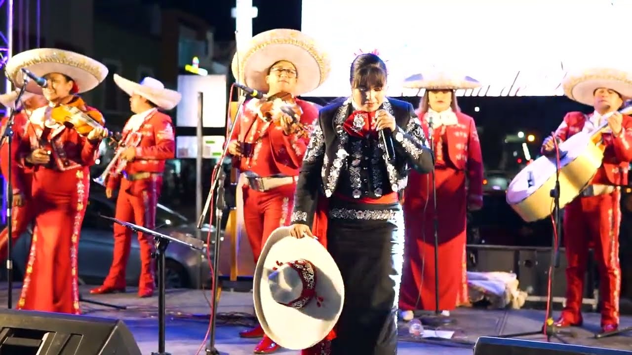 El himno de la vida y el sentimiento mexicano 🎤🌹 #LaCigarra #MusicaMexicana #Rancheras