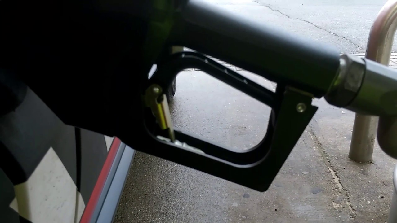How To Use A Gas Pump Handle w/latch