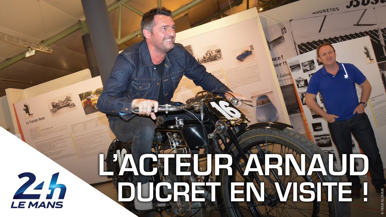 l'acteur Arnaud Ducret découvre le Musée des 24 Heures du Mans !
