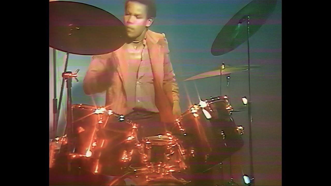 Carrousel - La Vie Est Un Mystère (Live Version • 1981)