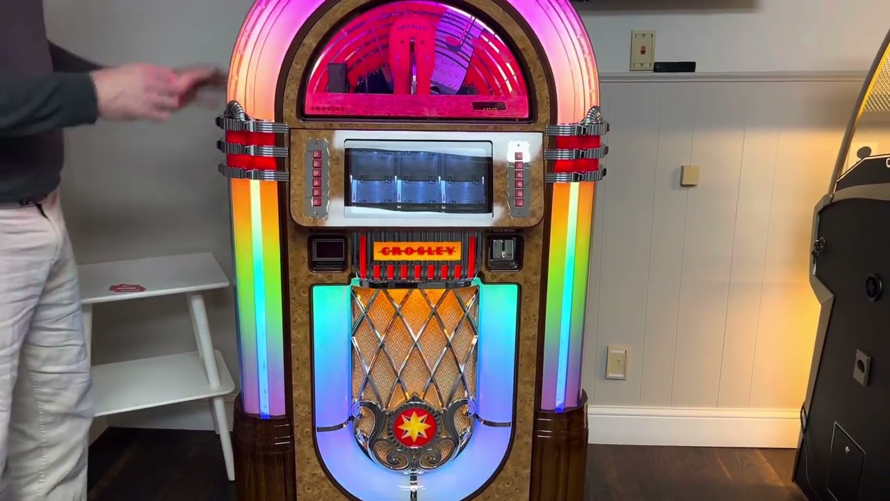 Crosley Slimline CR1208A-WA Jukebox Overview