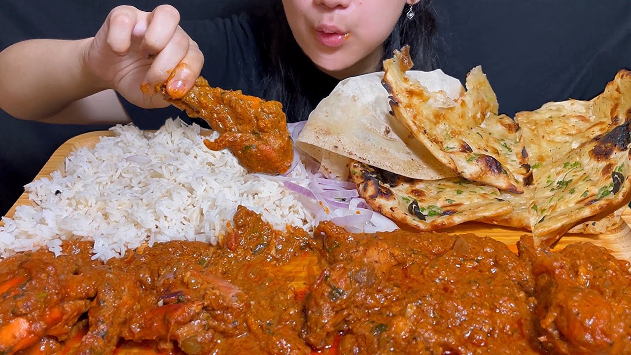 Eating Rara Chicken, garlic naan, Rumali roti and rice 🥰