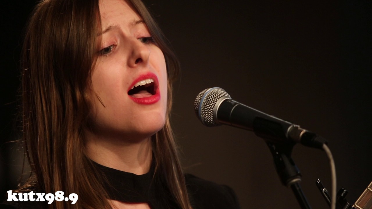 Molly Burch - Please Be Mine