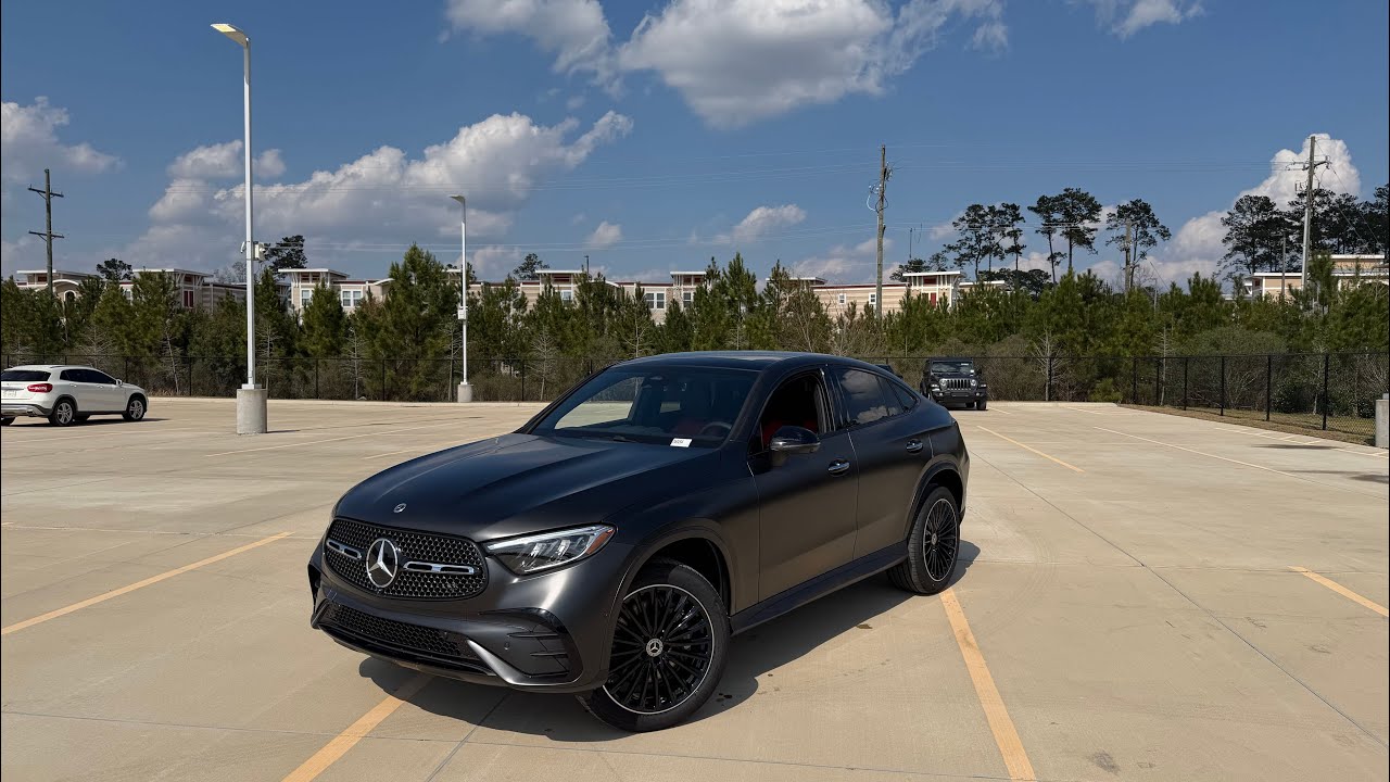 Mercedes-Benz GLC 300 Coupe 2026 года выпуска, цвет графитово-серый Magno.