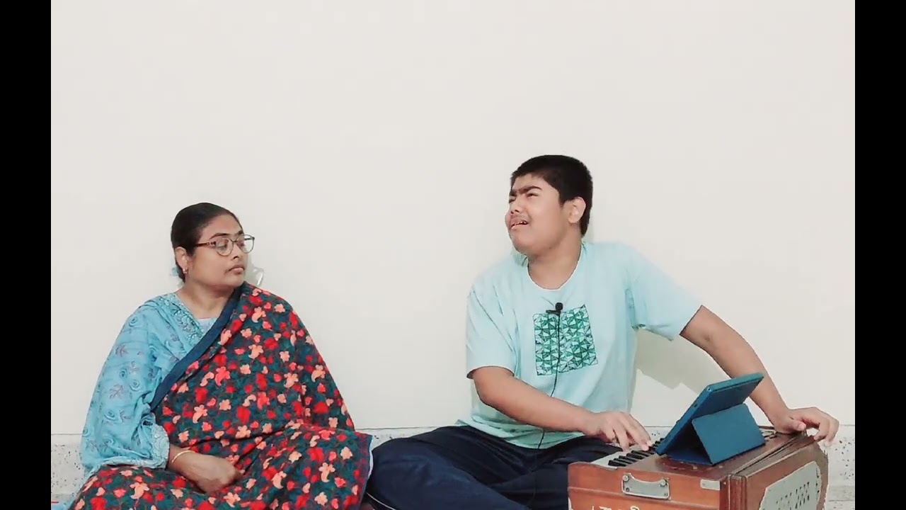 ষড়জ মায়ের অনুরোধে গাইলো চুপকে চুপকে রাত দিন। সাভার, ঢাকা, বাংলাদেশ। +8801789-383819