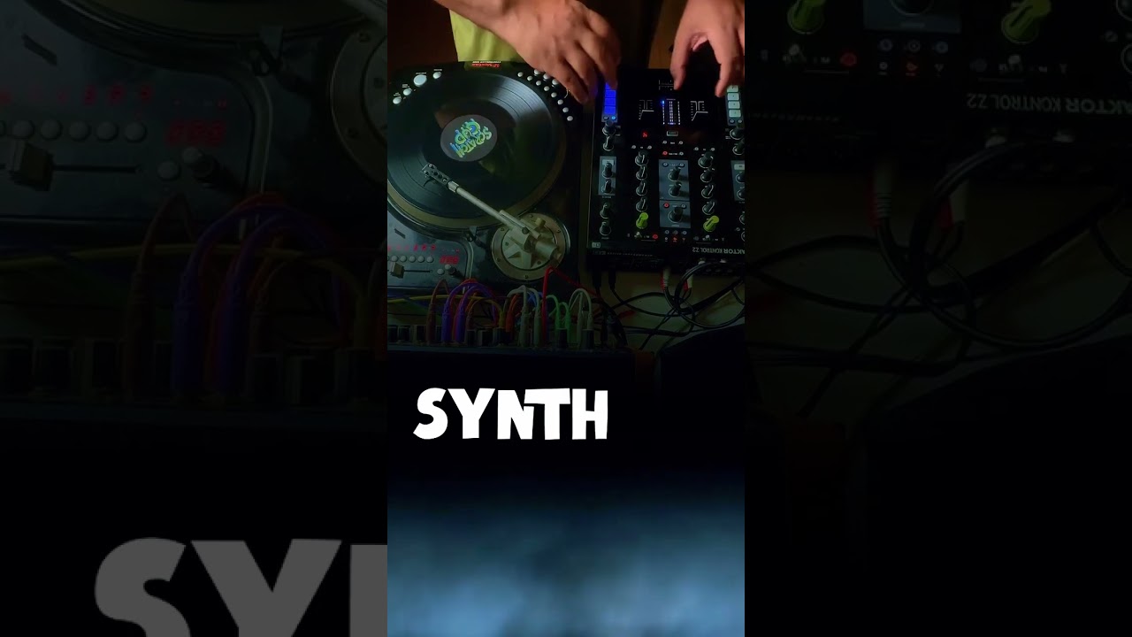 @RUCKAZOID flips a MJ classic on the turntables!. #Turntablism #ScratchGod