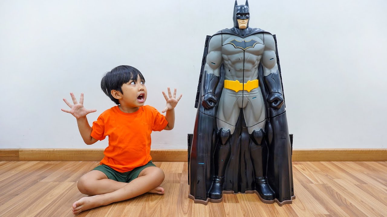 MAINAN BATMAN BESAR BANGET - Dunia Kyo