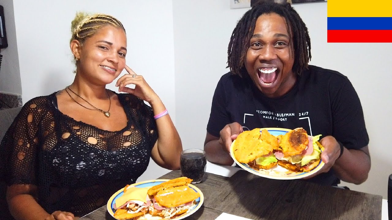 Making Patacón Venezuelan Style - Cooking in Colombia & Travel Part 11