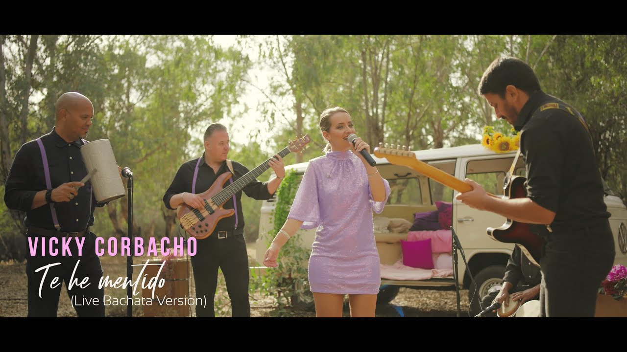 Vicky Corbacho - TE HE MENTIDO / PIENSO EN TI  (Bachata En Vivo)