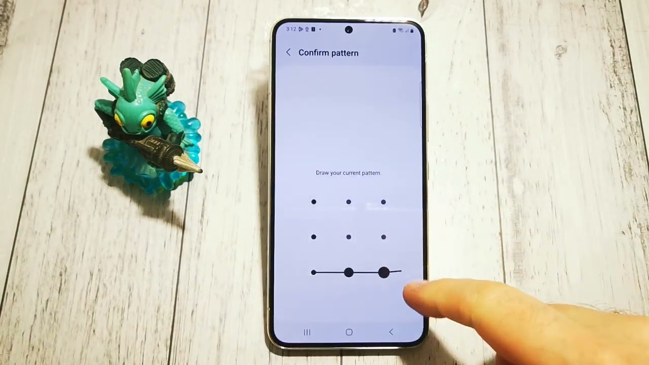 SAMSUNG GALAXY S22: Where to find smart lock options | Quick Guide