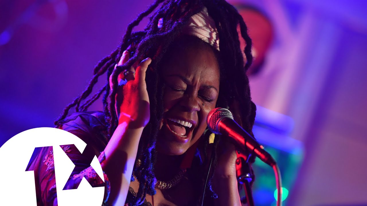Soul II Soul - Keep On Movin' (1Xtra Live Lounge)