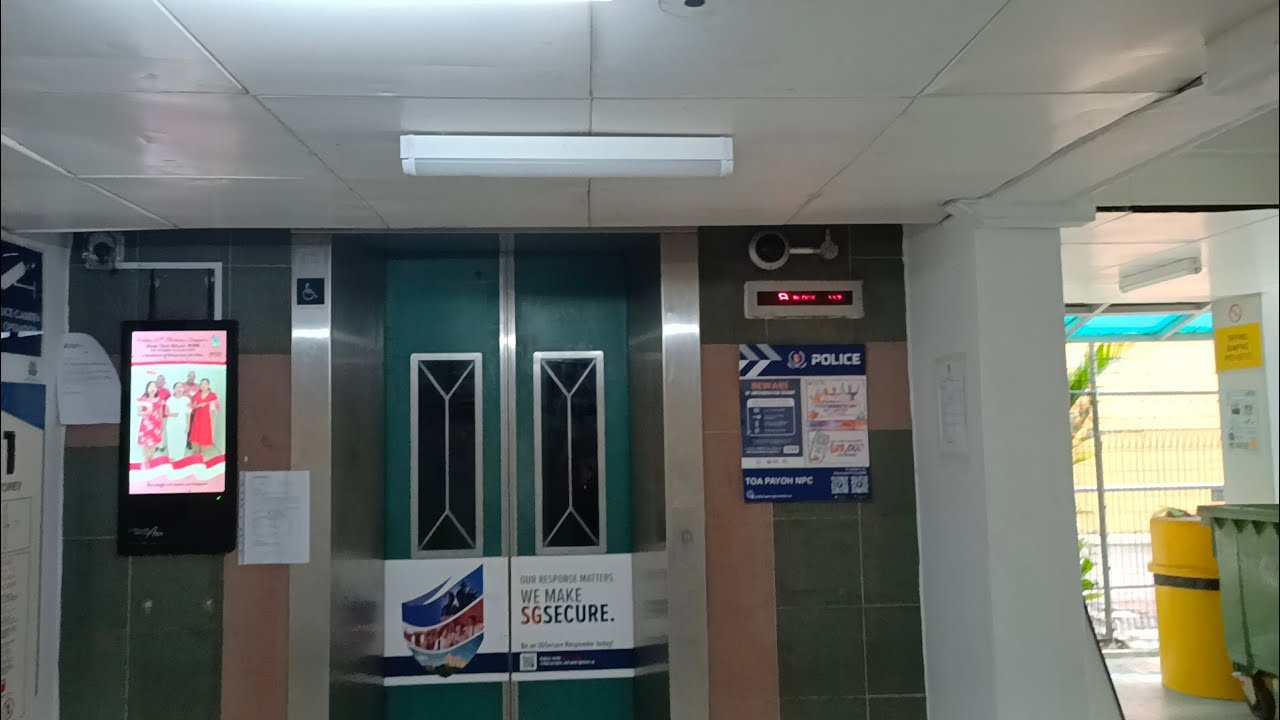 Glitchy DONG YANG and Mitsubishi elevators at Block 117 Toa Payoh
