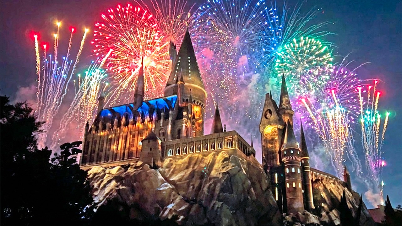 Islands of Adventure - Light Show at Hogwarts Castle [4K]