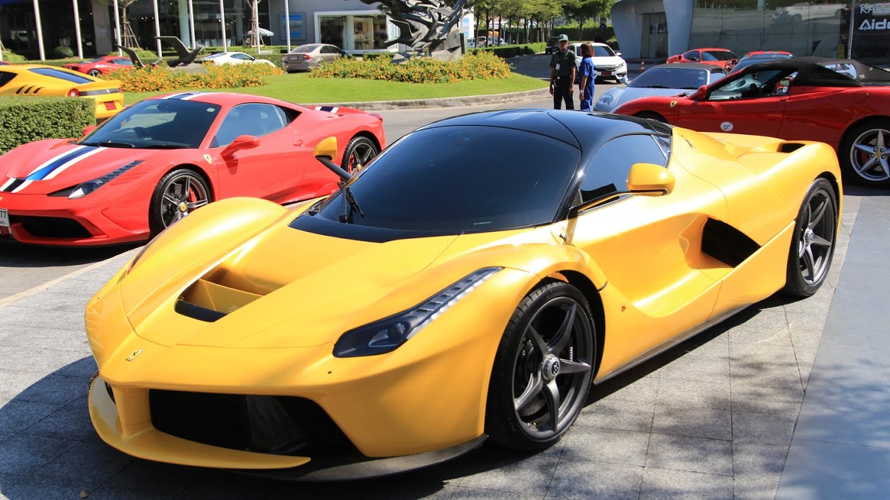 Ferrari's Christmas Morning in Bangkok, Thailand | LaFerrari, F12 TDF