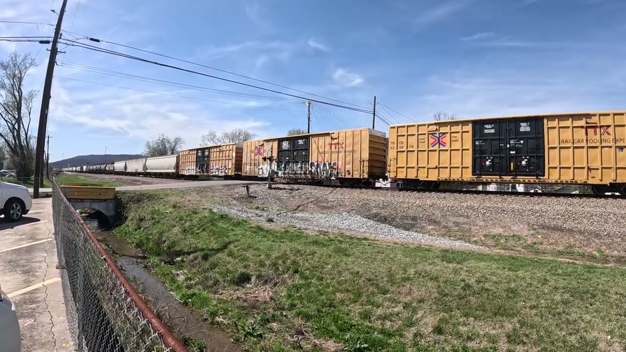 Northbound Norfolk Southern 196 rolls Northbound in Rockwood Tennessee  
