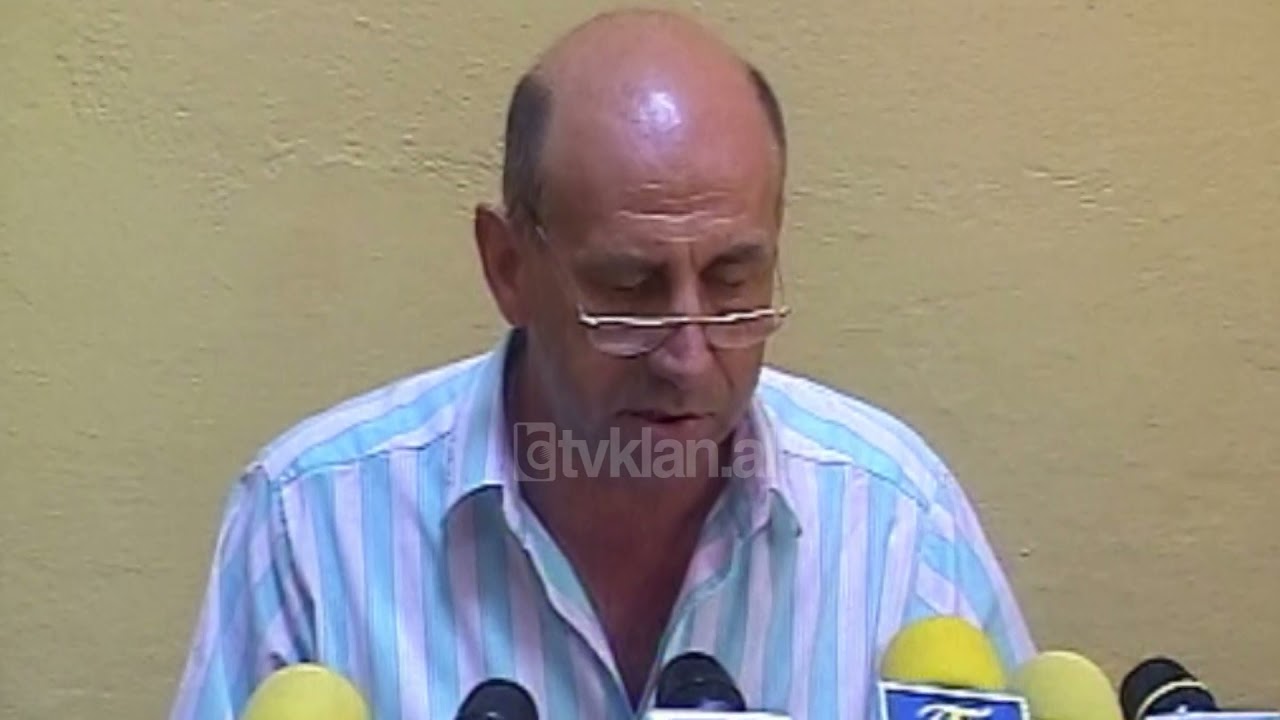 Rinis debati p&euml;r godin&euml;n e Teatrit Komb&euml;tar - (9 Gusht 2002)