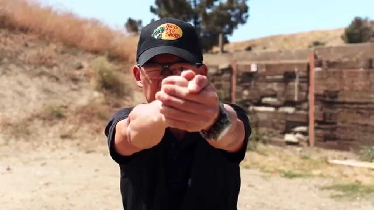 Как определить доминирующий глаз: прицеливание из пистолета | Handgun 101 с Top Shot Крисом Ченгом