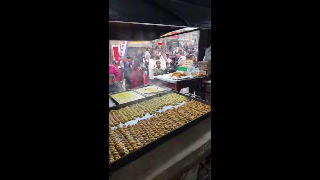Magical Chinese street food 神奇的中国街头美食  不思議な中国の街グルメ