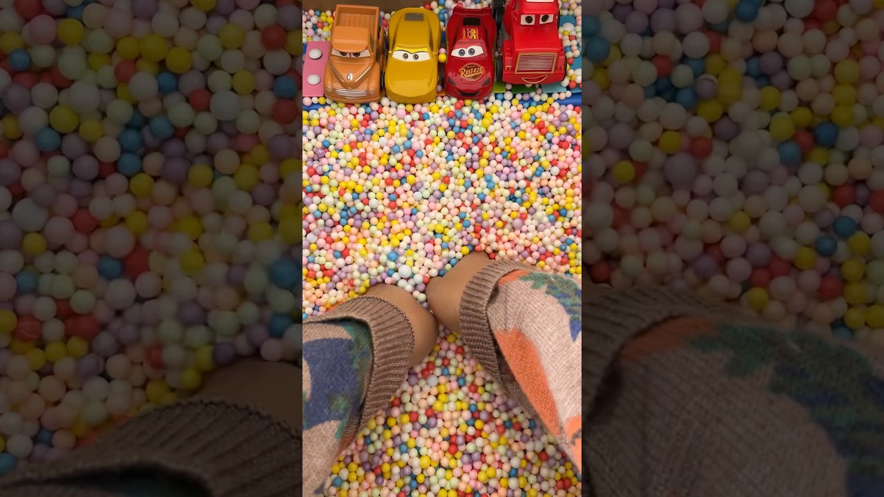 Satisfying Toy - Minion Skate Jump Surprise Toy #toys #satisfying #surprisetoys #minions