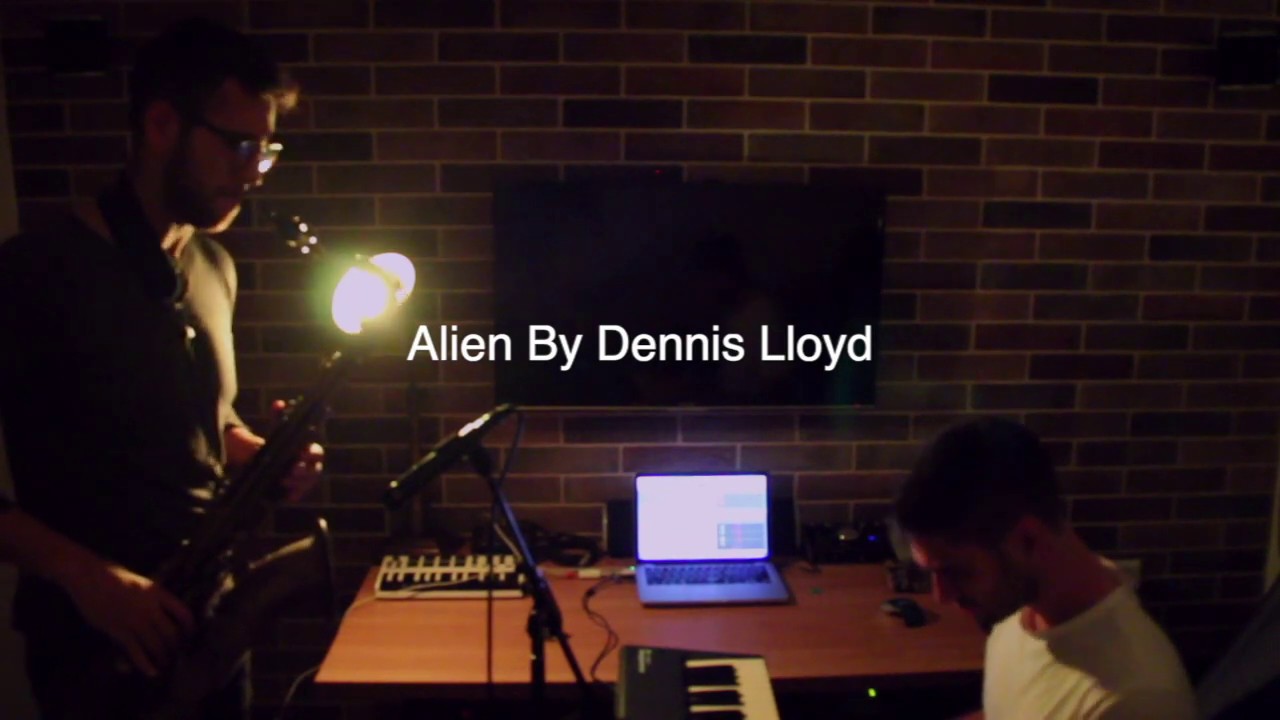 Dennis Lloyd - Alien