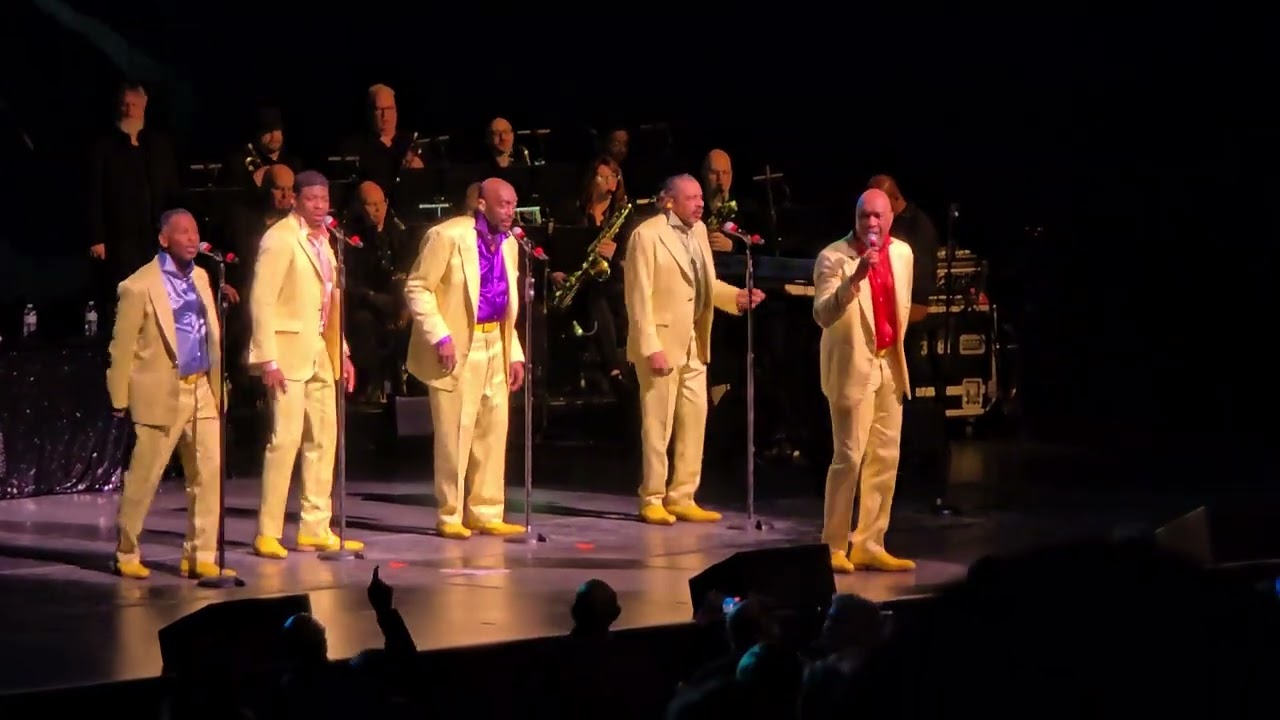 The Temptations - Treat Her Like A Lady