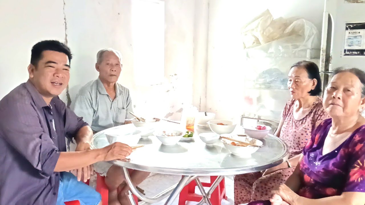Ăn Gì Không Quan Trọng Chủ Yếu Cho Cha Mẹ Vui HTMT & Family 