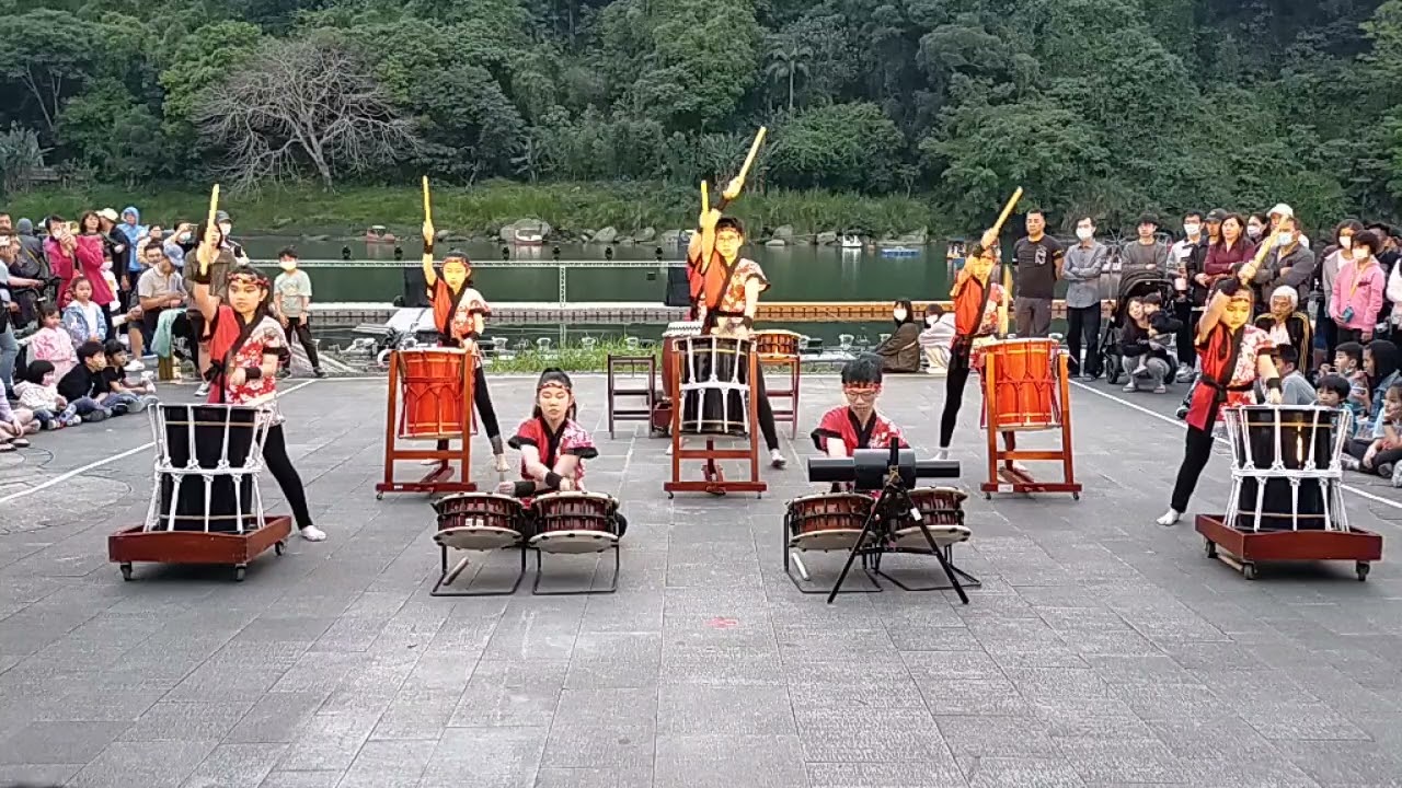 新店碧潭水舞太鼓表演