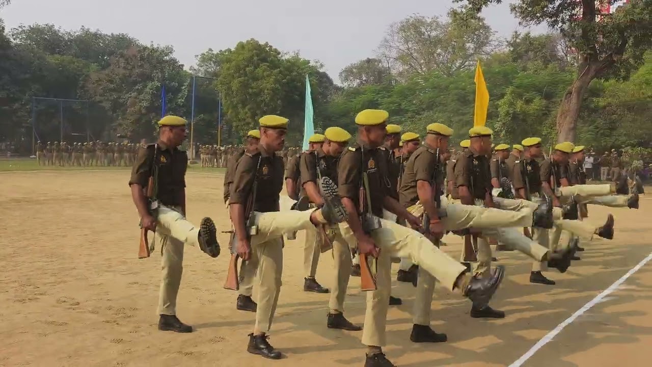 प्लाटून ड्रिल 39 वीं वाहिनी पीएसी मीरजापुर।।। वाराणसी में।