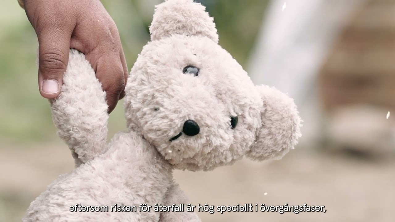 Hur man k&auml;nner igen traumatisering hos barn och unga med flyktingbakgrund och beaktar den i vardagen