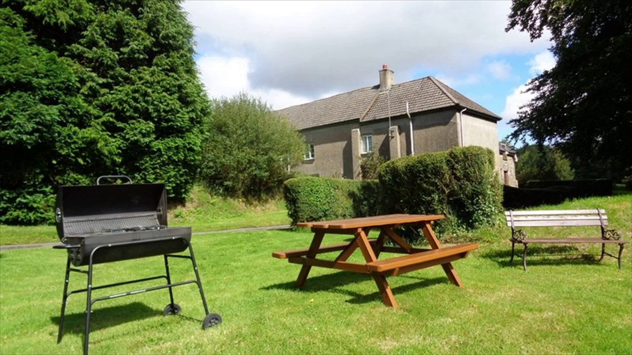 Holiday Welcome Bench
