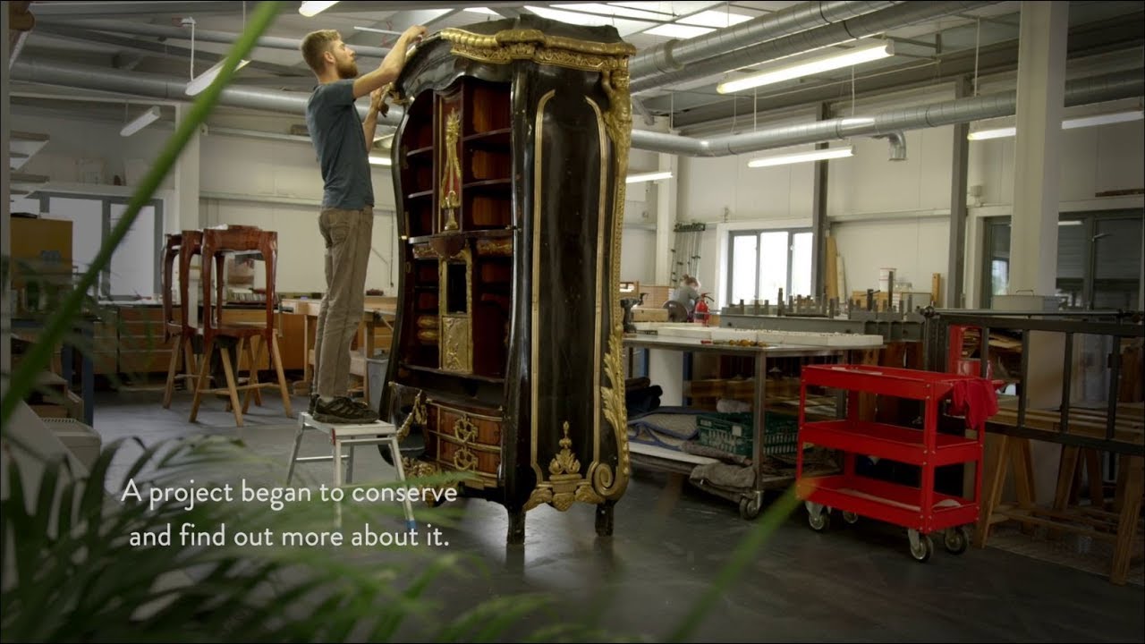 Conservation of the Dubois desk