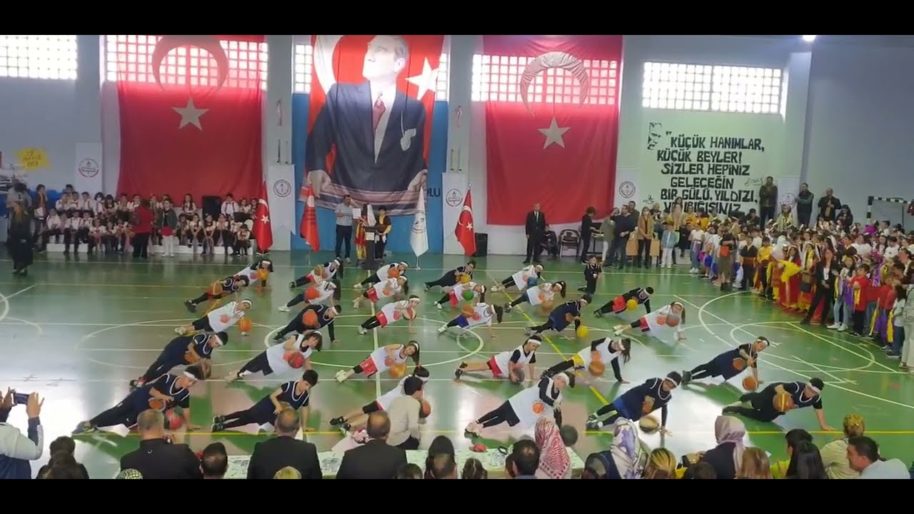 19 Mayıs Basketbol Gösterisi