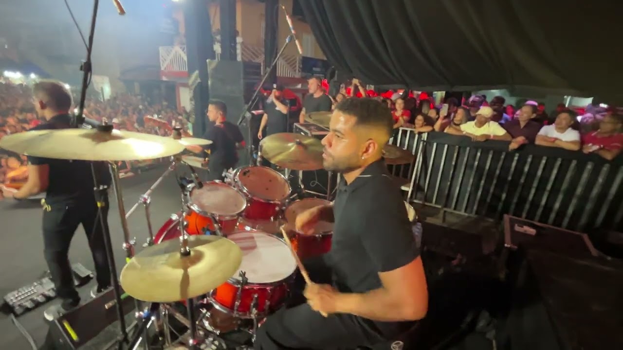 Diego Araújo, baterista do cantor Leo Magalhães- Música Alô. Em Nova Olinda-CE