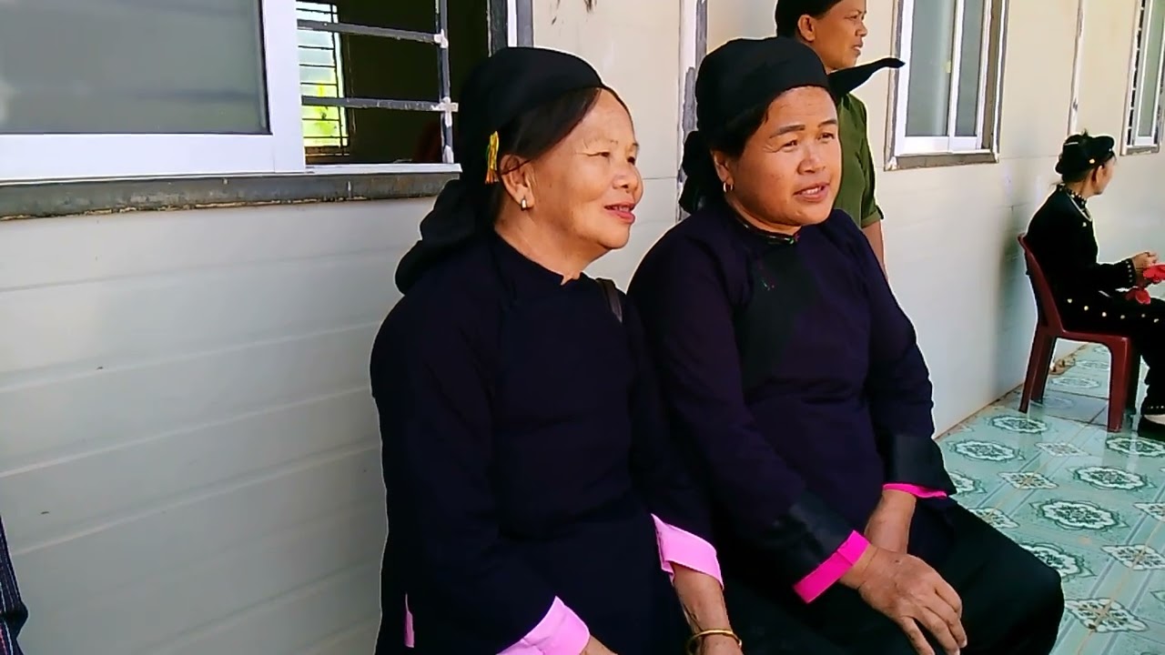 Hát sli Nùng và mời rượu tiếp sức cho hát thêm lâu