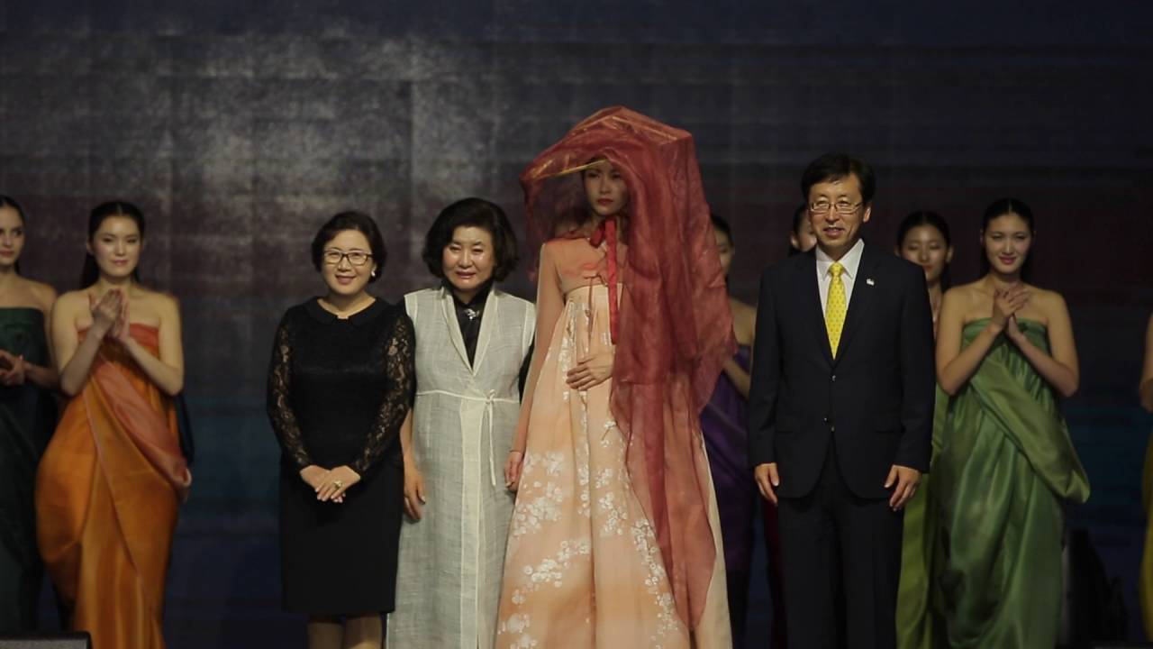 Lee Young Hee Fashion Show