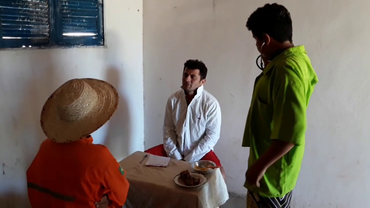 Seu Mané vai consulta Seu Antonio
