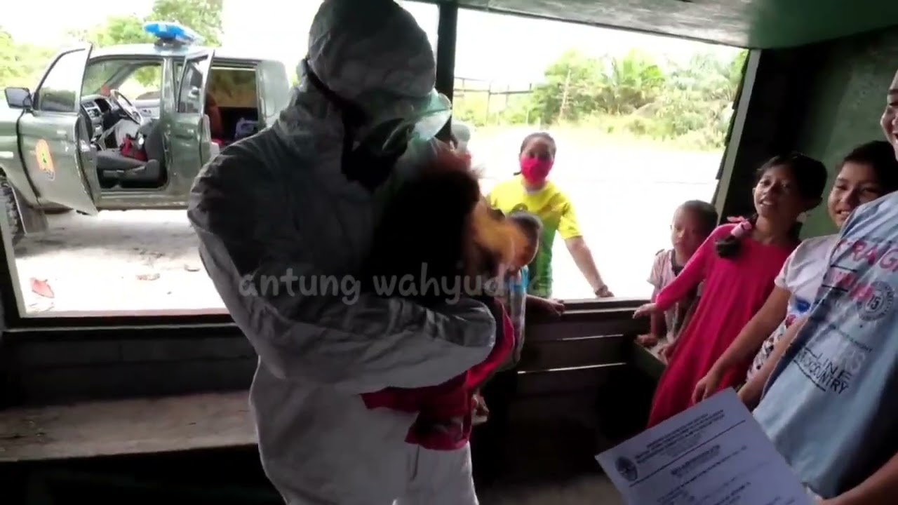 SEDIH DAN MALANG BAYI ORANGUTAN YANG KEHILANGAN INDUKNYA DI SERAHKAN KE TIM RESCUE BKSDA KALTENG!!!!