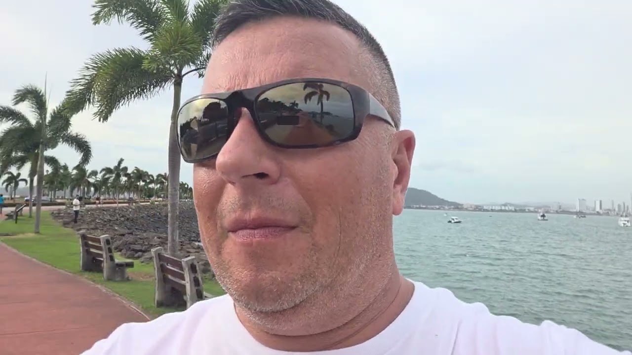 Amador Panama walk 